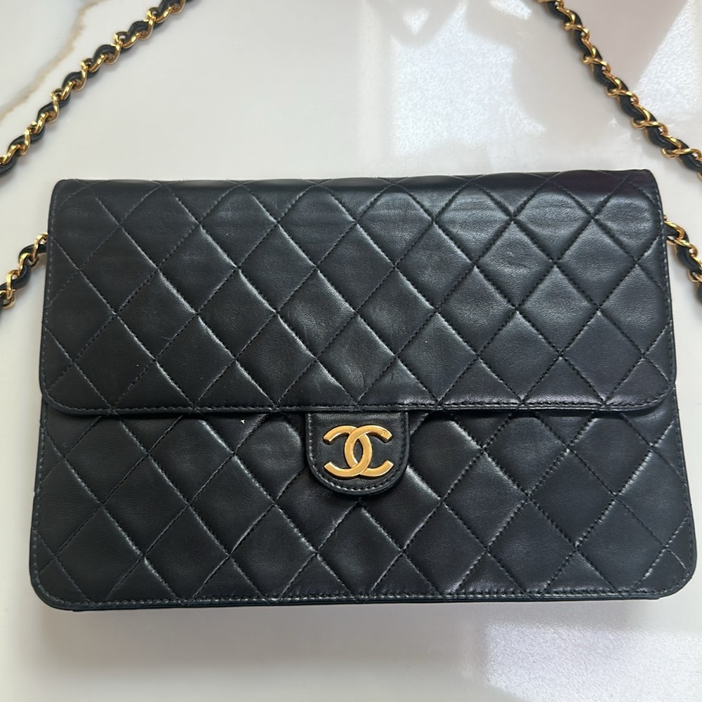 Chanel Black Lambskin Medium Single Flap Quilted Leather Bag Gold Hardware - Picture 4 of 15